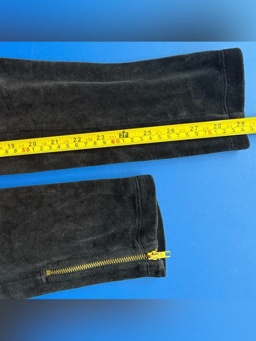 Juicy Couture 2010 Black Velour Cargo Pants Petite Gold Ankle Zip Y2K